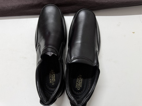 SAR 30,  Black Loafers photo 2