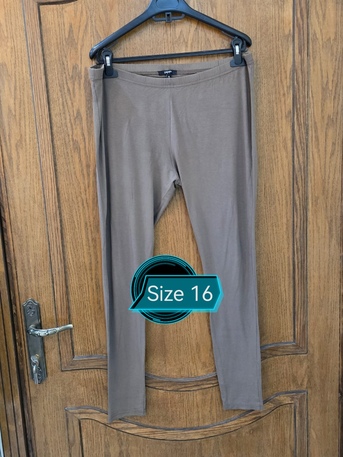 Woman Shirts / Trousers. SAR 10 For 1 Pieces Or SAR 15 For2 photo 3