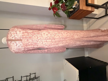 SAR 1000,  Authentic Tadashi Shoji Gown – UK 18 – Like New photo 2