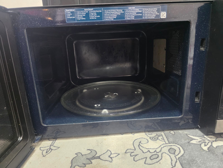SAR 450,  New Samaung Microwave 30L.  In Very Good Condition Almost New  Latest Model For Sale  Used photo 2