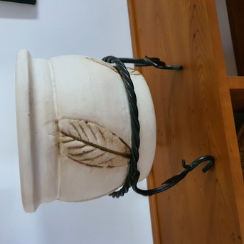 SAR 50,  Pottery Pot With Black Stand ..
