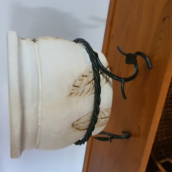 SAR 50,  Pottery Pot With Black Stand .. photo 3