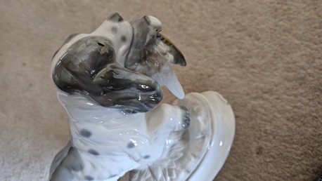 SAR 100,  Vintage Porcelain Hunting Dog