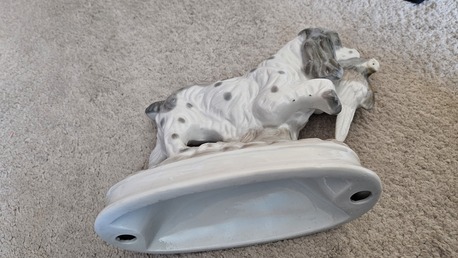 SAR 100,  Vintage Porcelain Hunting Dog photo 2