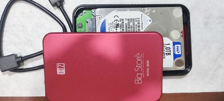 SAR 150,  Hard Disk 1TB WD External For Sale – USB 3.0 Aluminium Body photo 2
