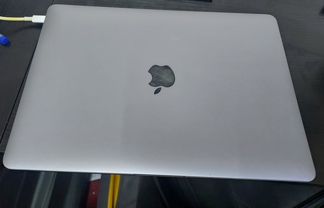 SAR 2500,  Apple Laptop photo 2