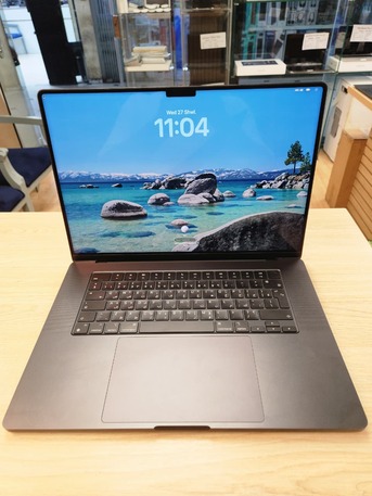 SAR 7399,  MacBook Pro M3 PRO16" 2023 RAM 18GB SSD 512GB GPU 18 CORE BC 54(100%)
