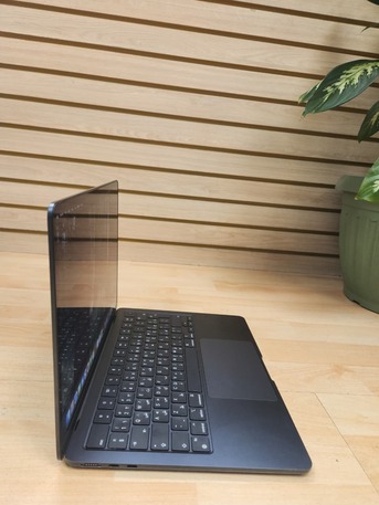 SAR 2499,  MacBook Air M2 13.6 2022 CPU 8CORE RAM 8GB SSD 512GB photo 2